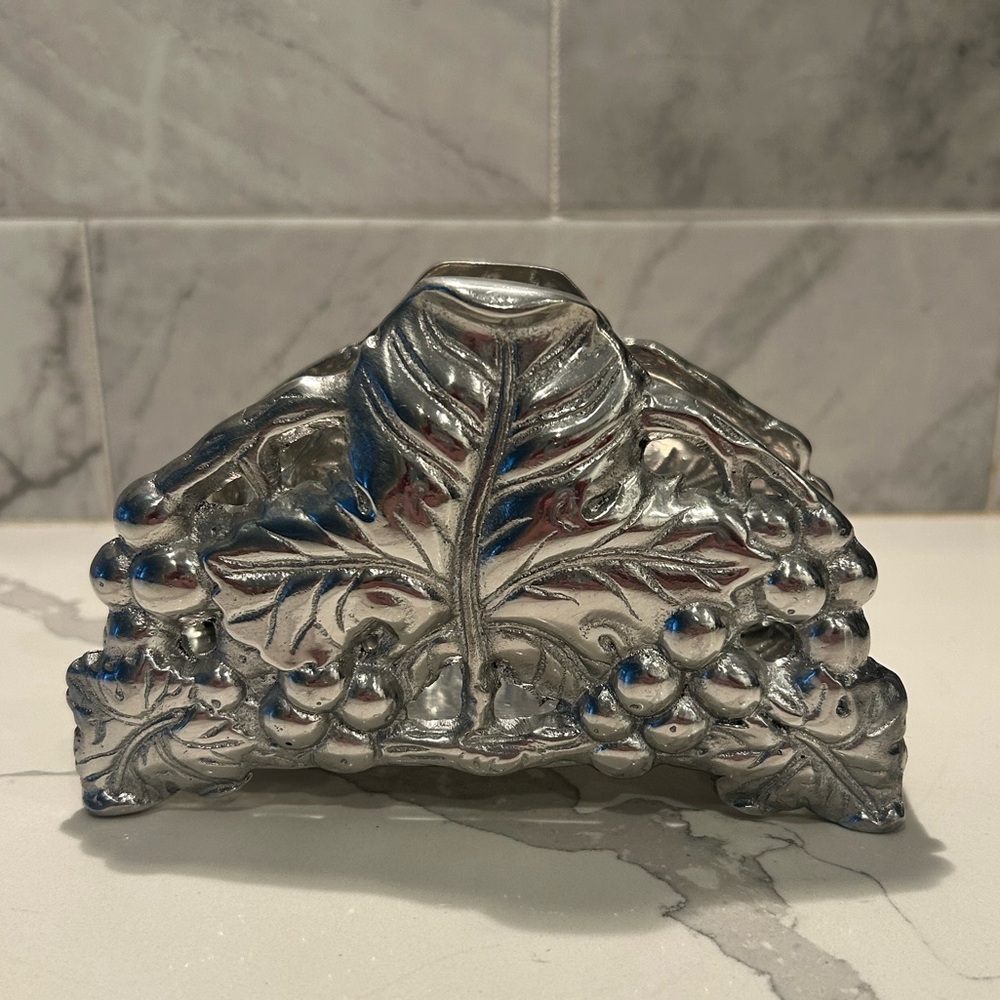 Silver Grape Leaf Metal Decor